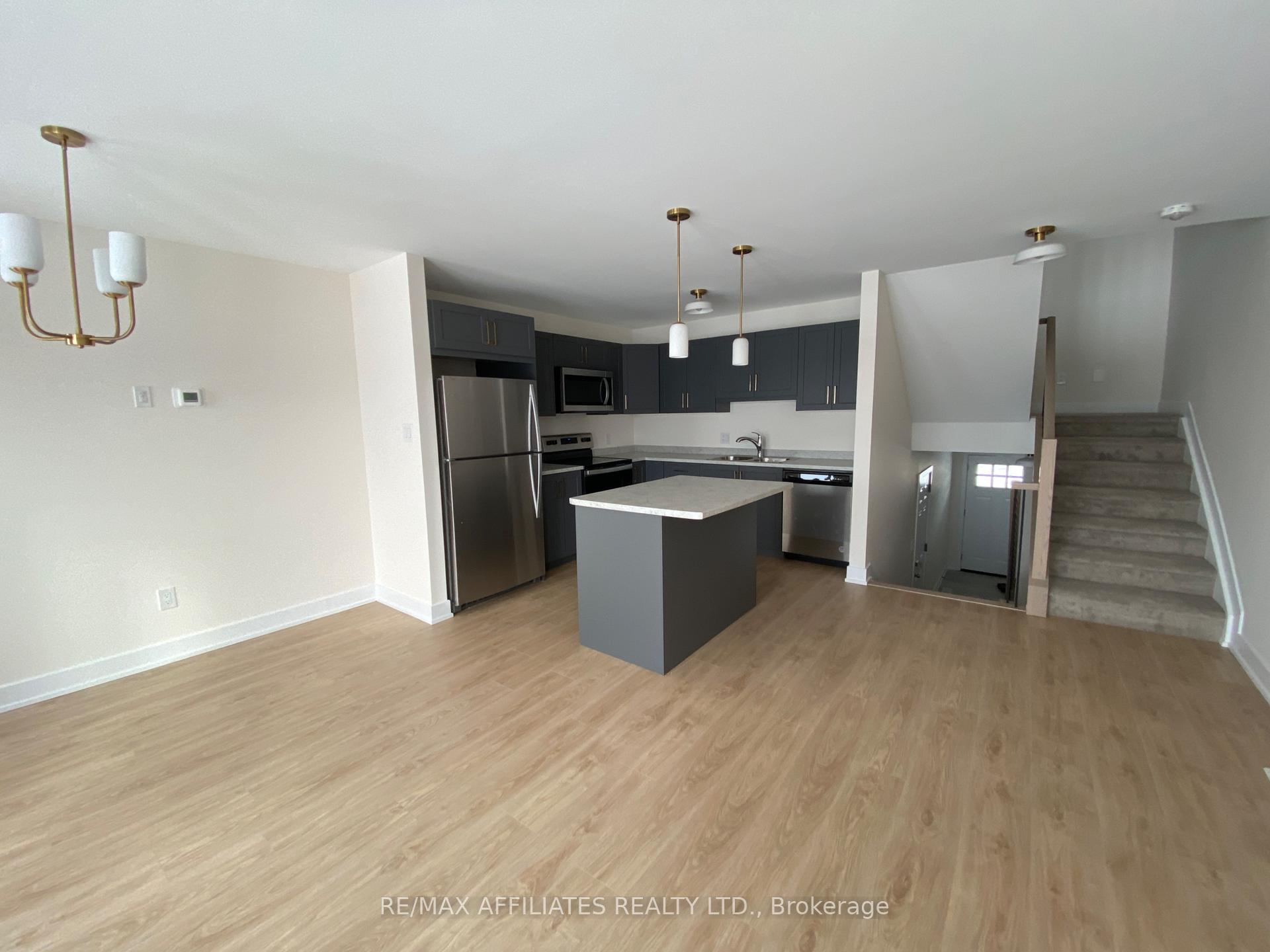 Photo 5 of 54 Staples Boulevard, Smiths Falls — HOMEH