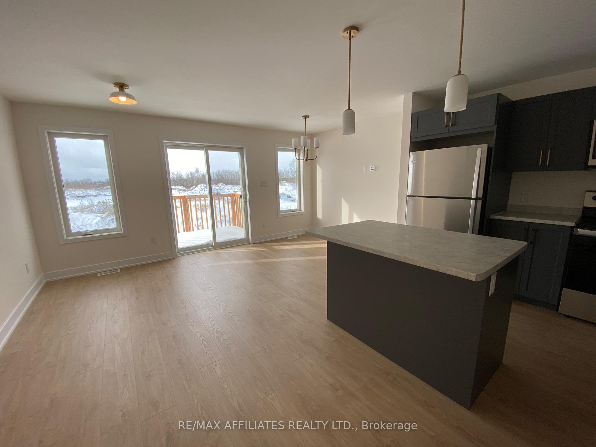 Photo 9 of 54 Staples Boulevard, Smiths Falls — HOMEH