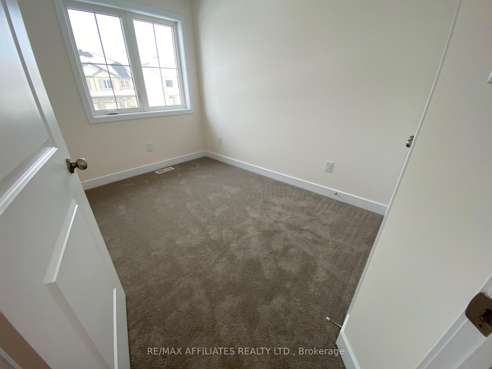 Photo 11 of 54 Staples Boulevard, Smiths Falls — HOMEH