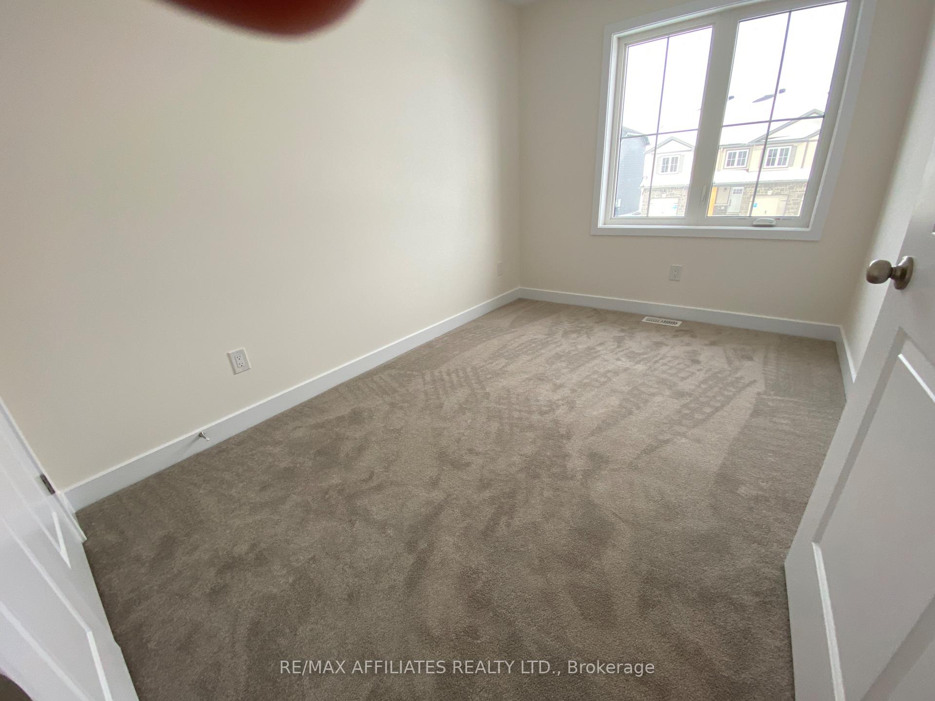 Photo 12 of 54 Staples Boulevard, Smiths Falls — HOMEH