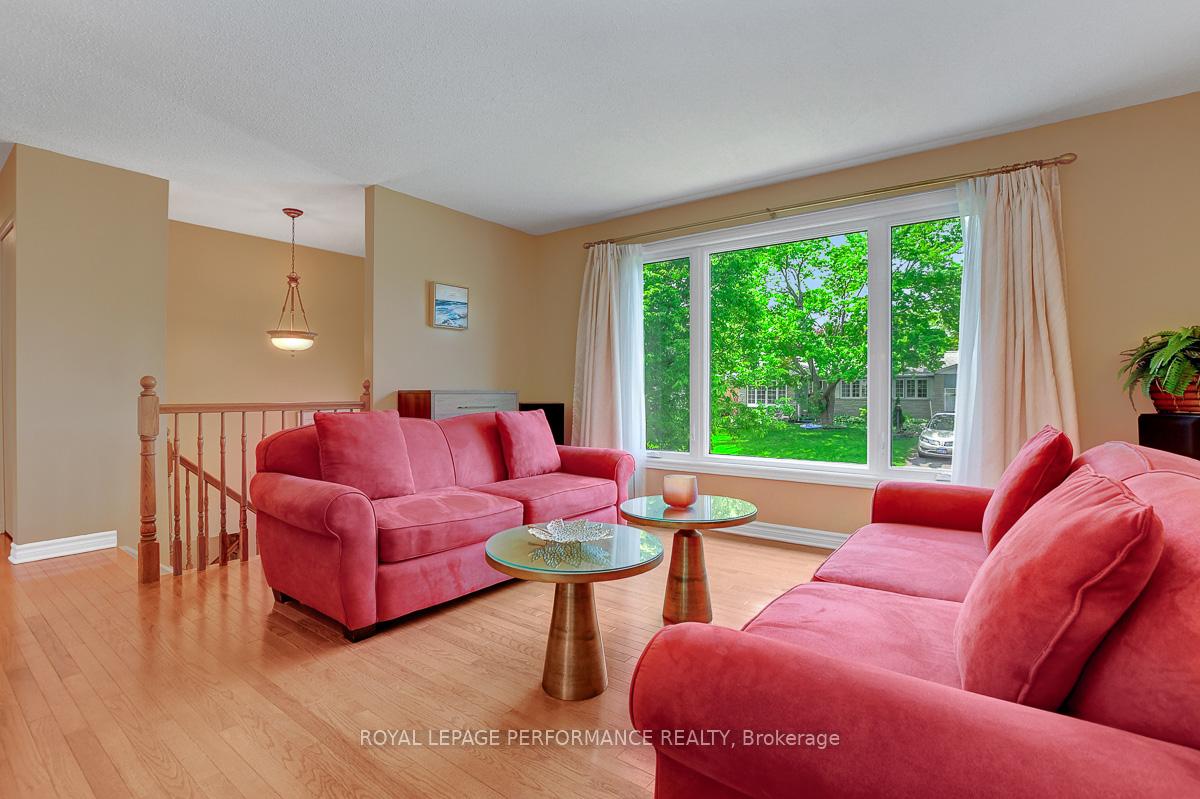 Photo 2 of 5 Veronica Place, Ottawa, Sheahan Estates/Trend Village — HOMEH