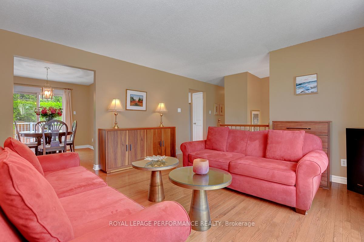 Photo 3 of 5 Veronica Place, Ottawa, Sheahan Estates/Trend Village — HOMEH