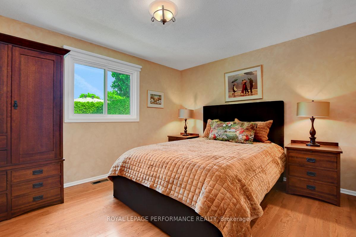 Photo 8 of 5 Veronica Place, Ottawa, Sheahan Estates/Trend Village — HOMEH