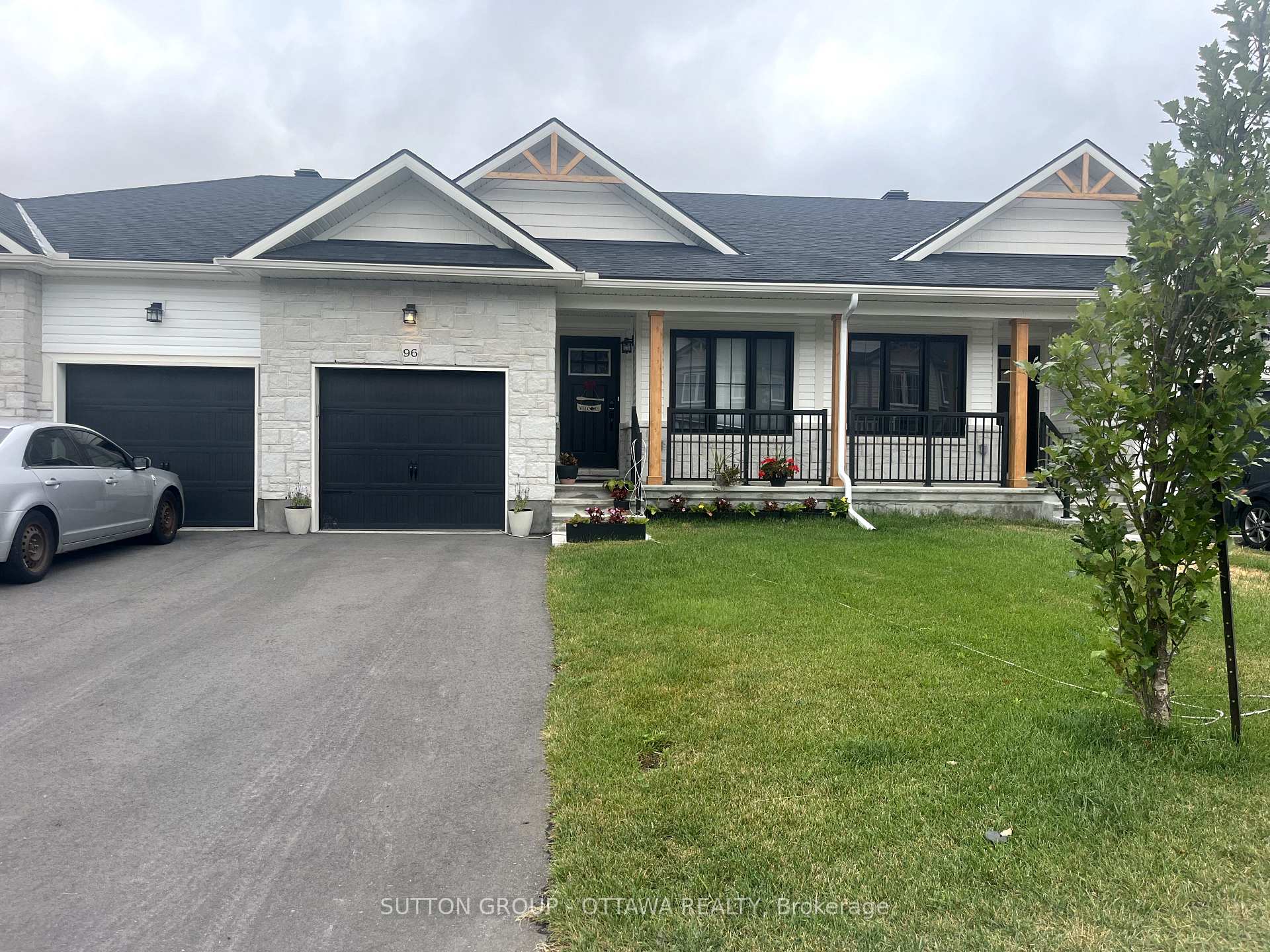 Photo 1 of 96 Whitcomb Crescent, Smiths Falls — HOMEH