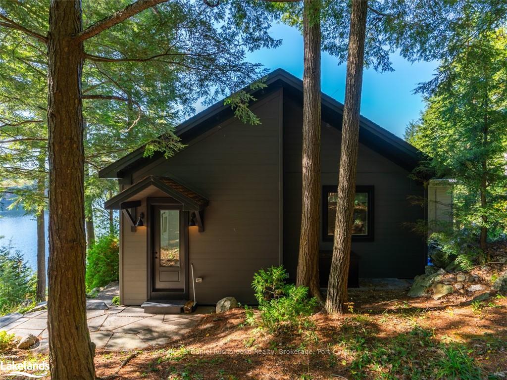 Photo 44 of 27 Playfair Island, Seguin — HOMEH