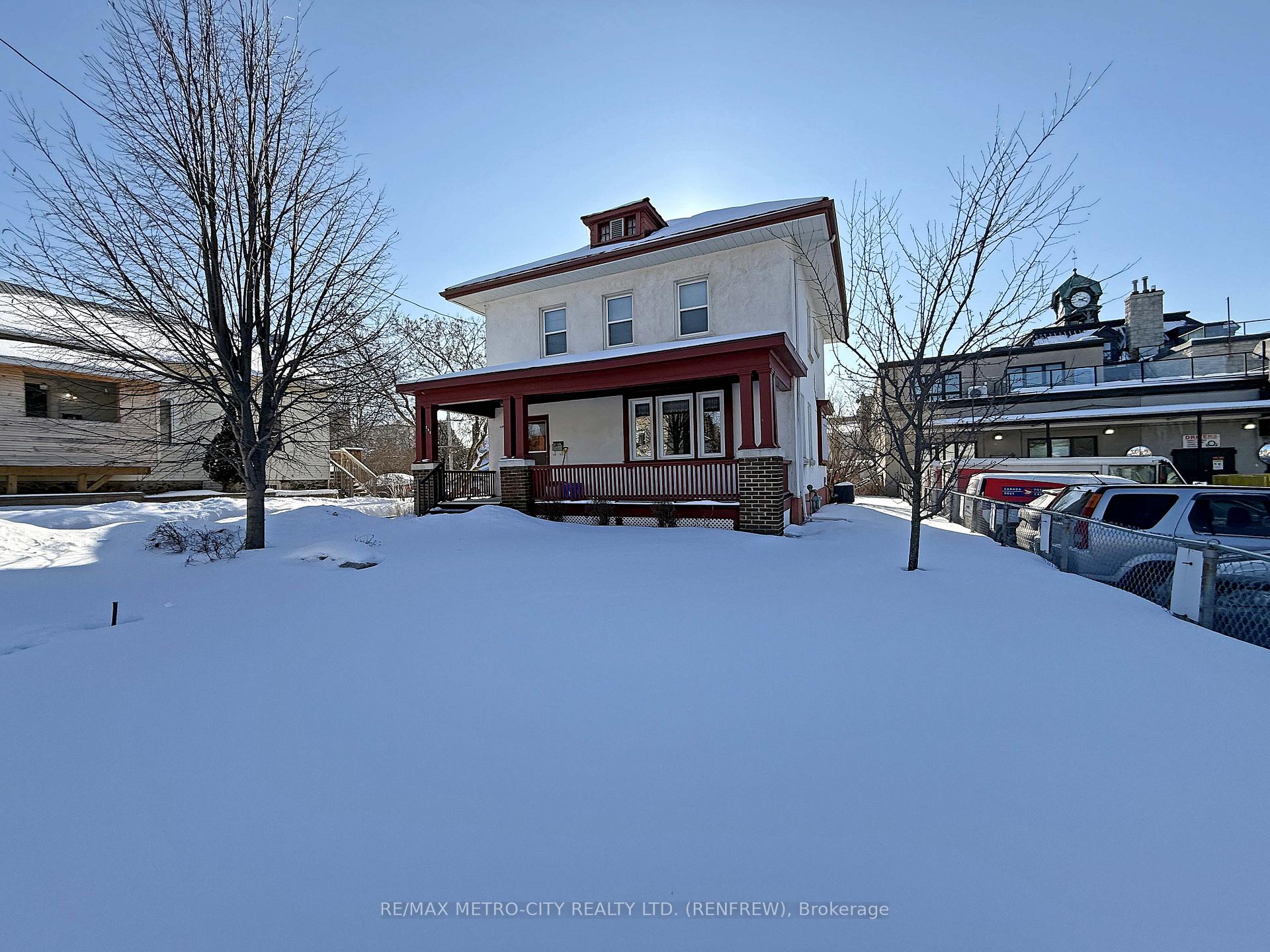 Photo 3 of 258 Plaunt Street S, Renfrew — HOMEH
