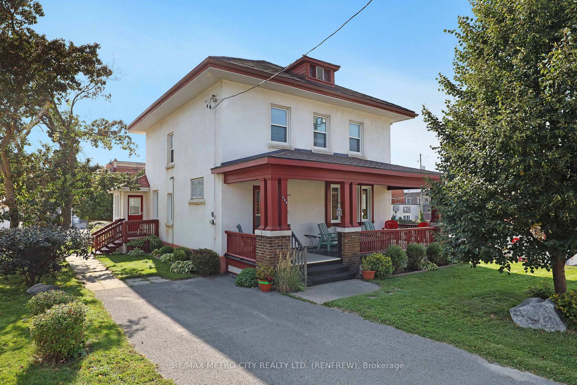 Photo 4 of 258 Plaunt Street S, Renfrew — HOMEH