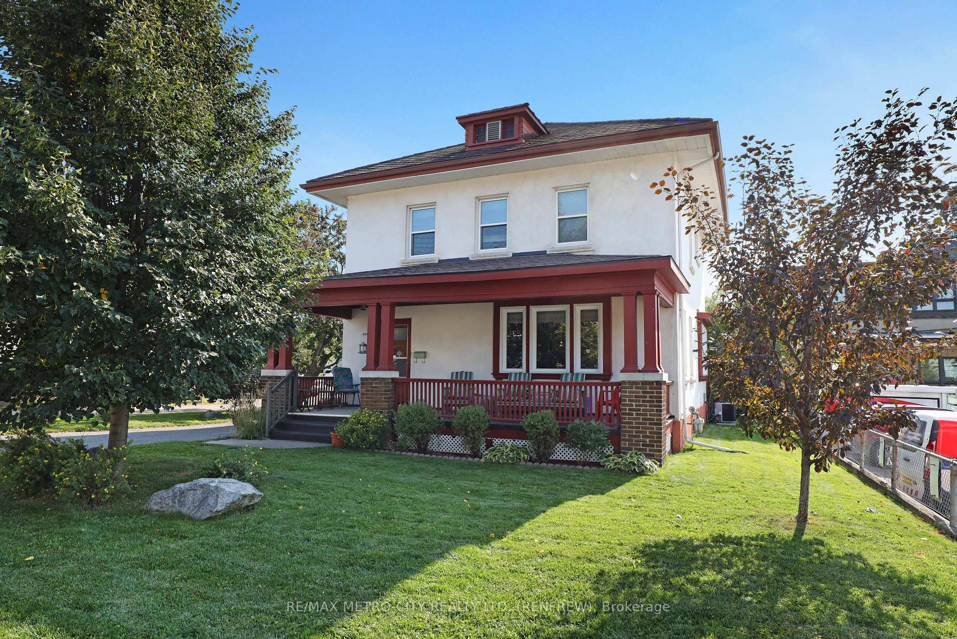 Photo 5 of 258 Plaunt Street S, Renfrew — HOMEH