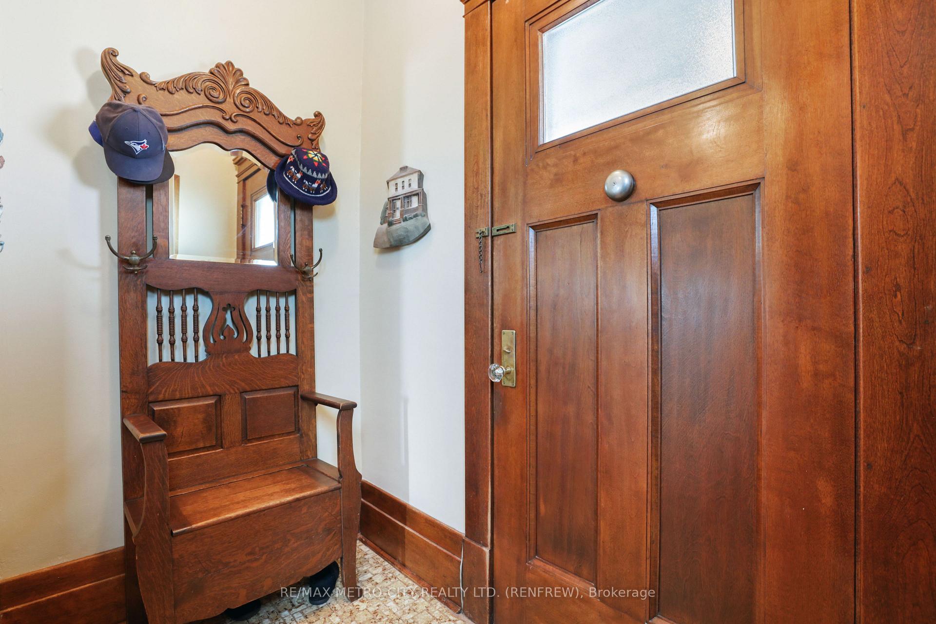 Photo 7 of 258 Plaunt Street S, Renfrew — HOMEH