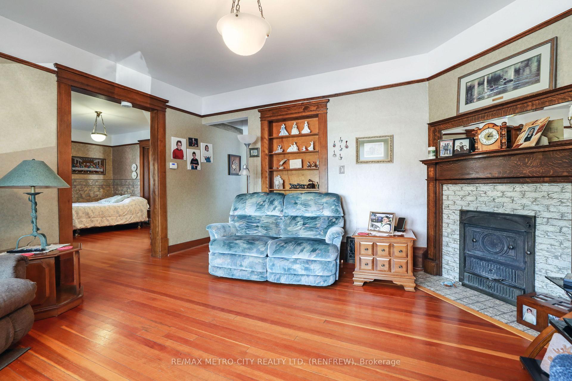 Photo 13 of 258 Plaunt Street S, Renfrew — HOMEH