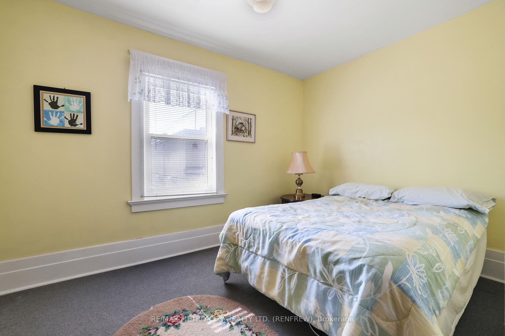 Photo 21 of 258 Plaunt Street S, Renfrew — HOMEH