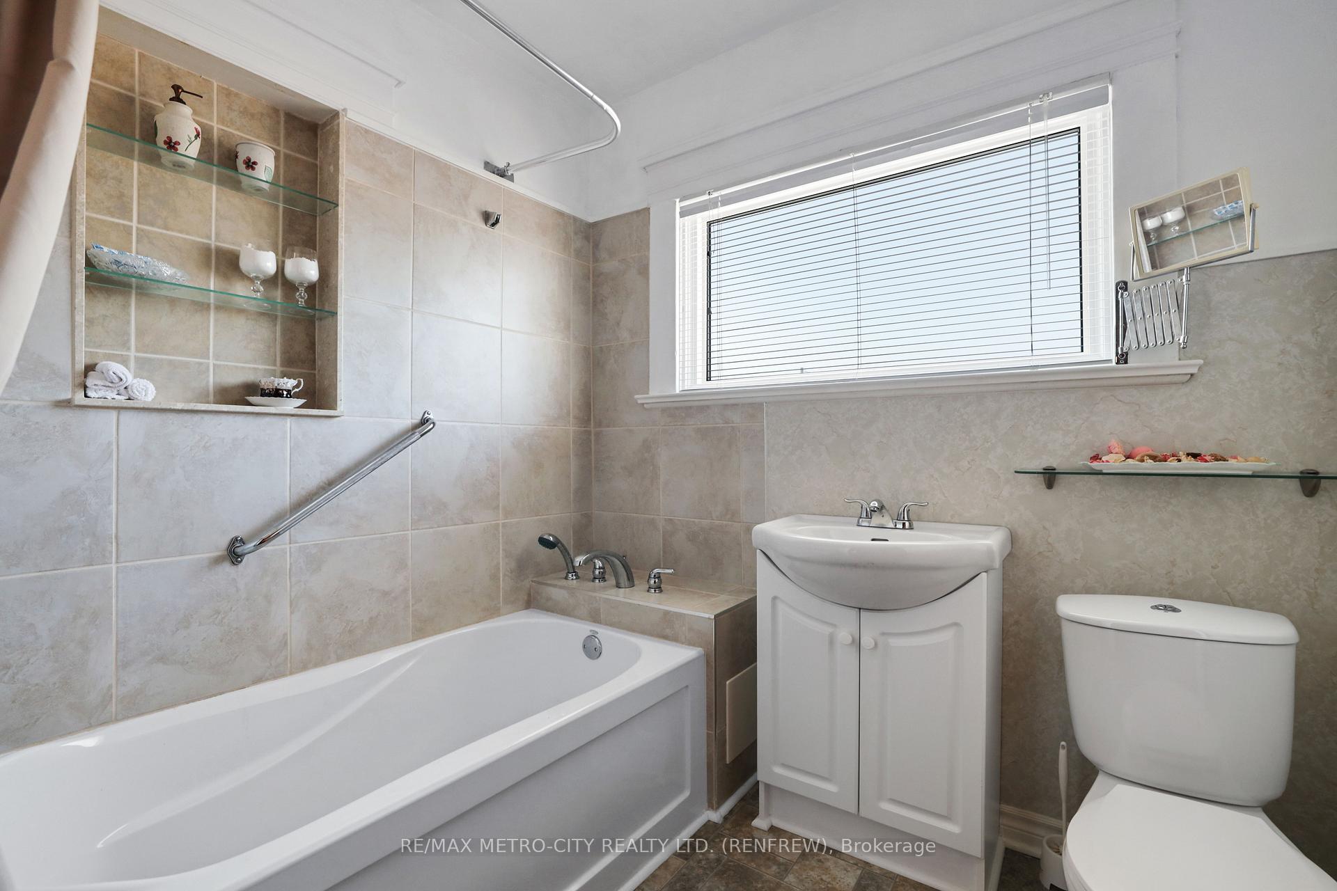 Photo 24 of 258 Plaunt Street S, Renfrew — HOMEH
