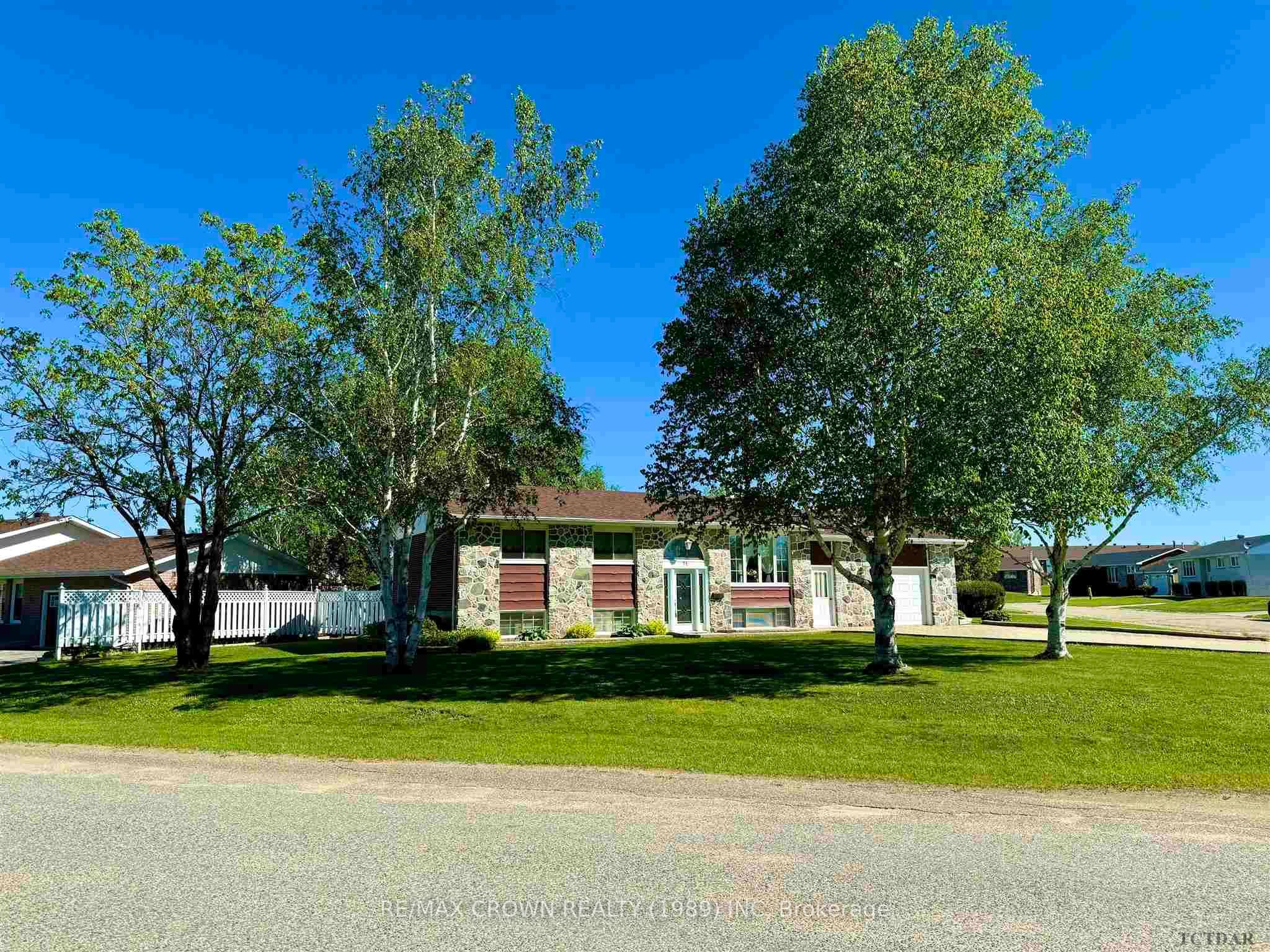 Photo 4 of 71 Pine Avenue, Smooth Rock Falls, SRF — HOMEH