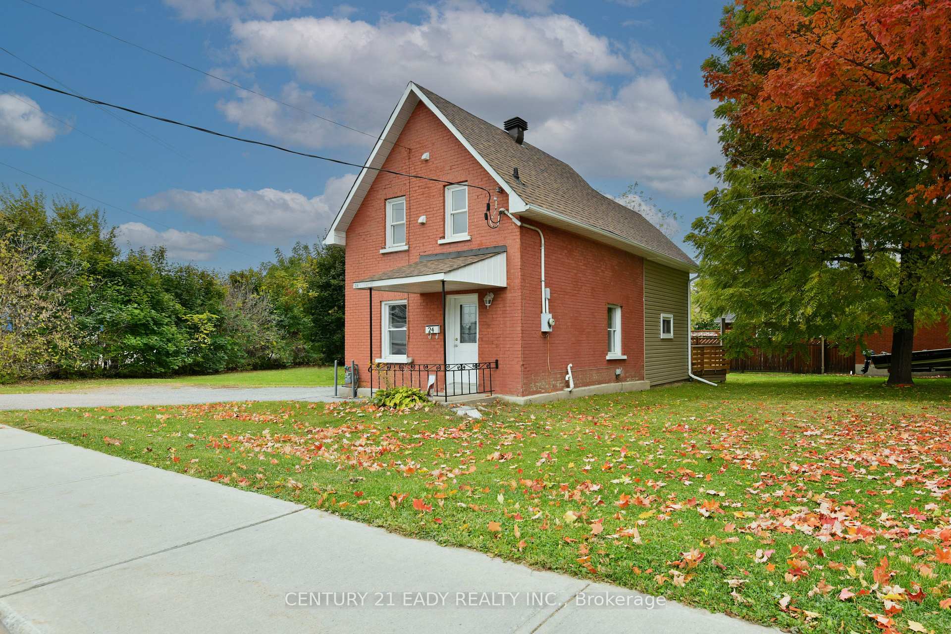 Photo 1 of 24 Munroe Avenue E, Renfrew — HOMEH