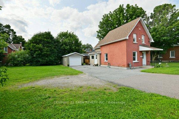 Photo 3 of 24 Munroe Avenue E, Renfrew — HOMEH