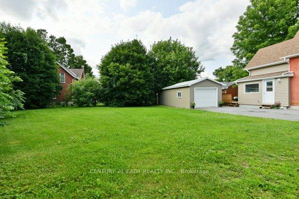 Photo 4 of 24 Munroe Avenue E, Renfrew — HOMEH