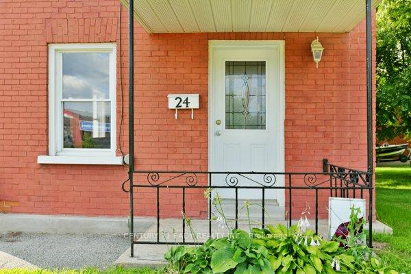 Photo 5 of 24 Munroe Avenue E, Renfrew — HOMEH
