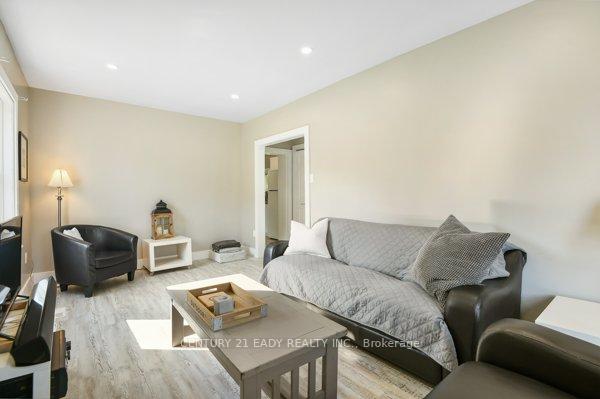 Photo 9 of 24 Munroe Avenue E, Renfrew — HOMEH