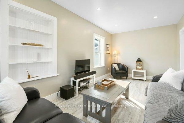 Photo 10 of 24 Munroe Avenue E, Renfrew — HOMEH