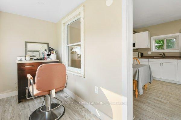 Photo 17 of 24 Munroe Avenue E, Renfrew — HOMEH