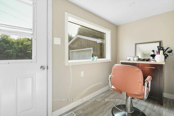 Photo 18 of 24 Munroe Avenue E, Renfrew — HOMEH