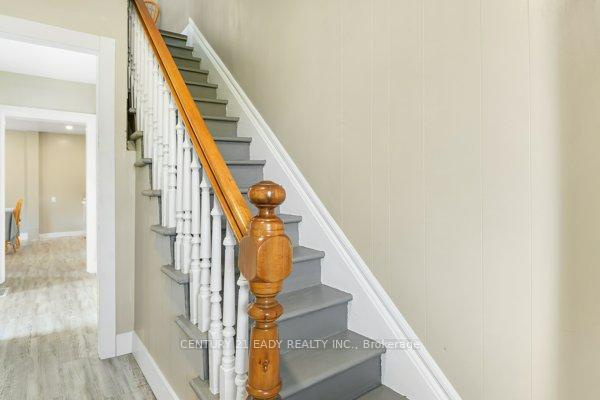 Photo 20 of 24 Munroe Avenue E, Renfrew — HOMEH