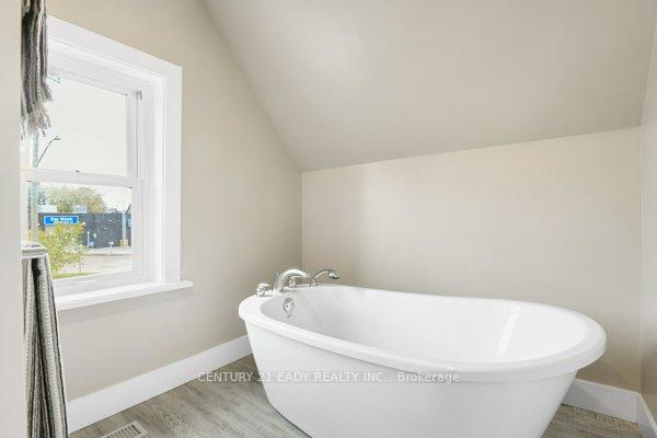 Photo 26 of 24 Munroe Avenue E, Renfrew — HOMEH
