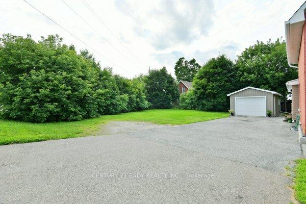Photo 32 of 24 Munroe Avenue E, Renfrew — HOMEH