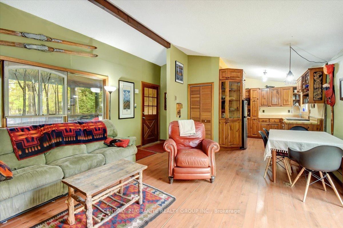 Photo 8 of 27 Birch Crescent, South Algonquin — HOMEH