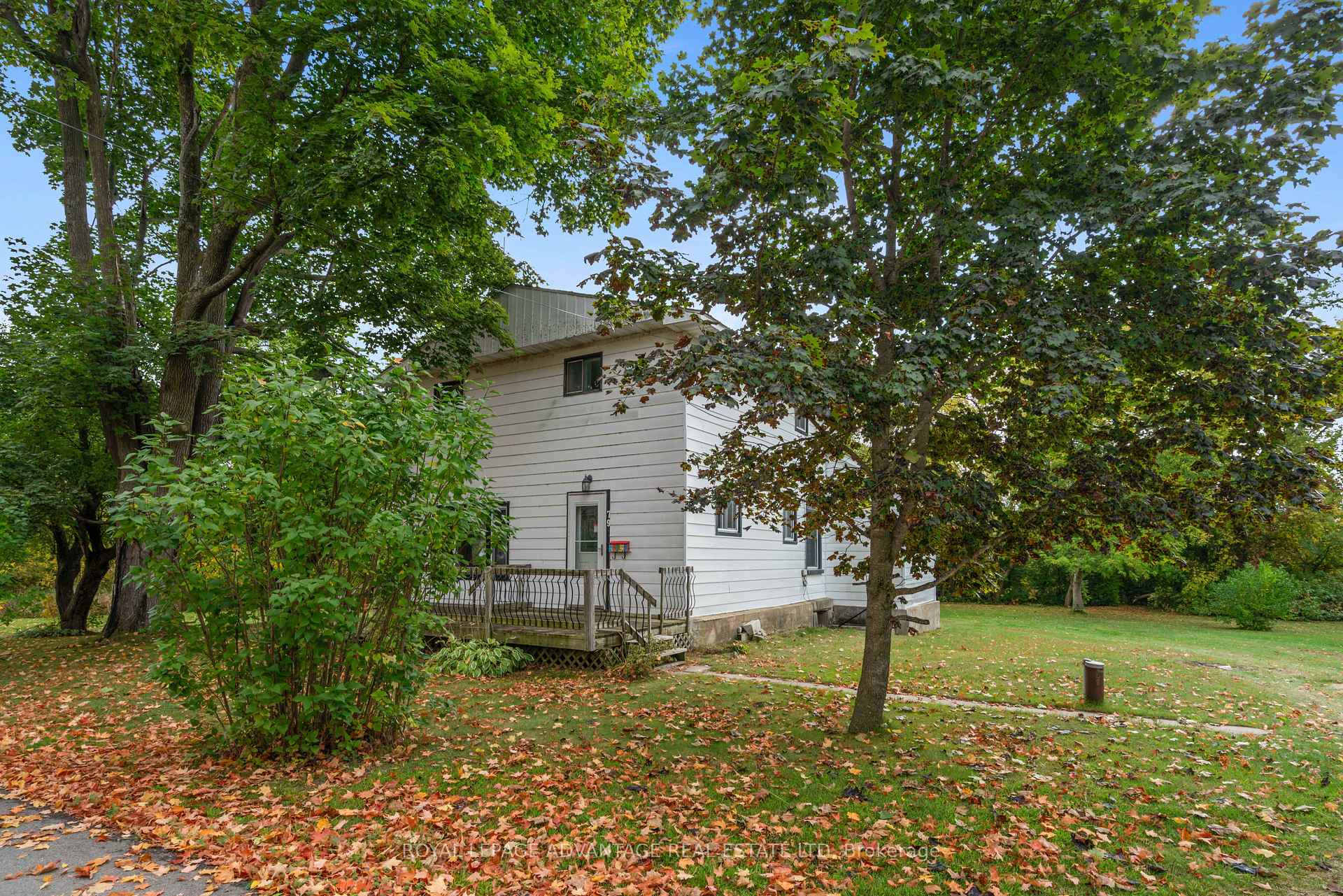 Photo 2 of 79 Broadview Avenue W, Smiths Falls — HOMEH