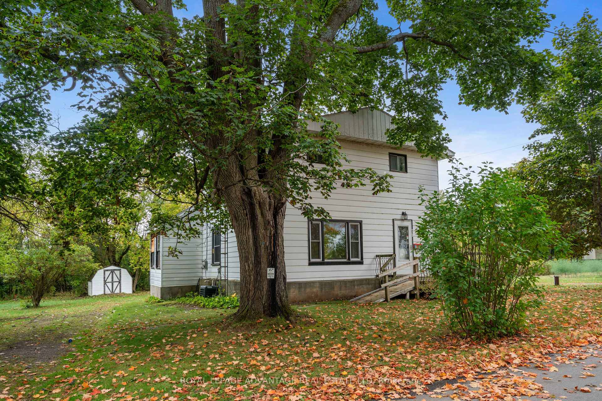 Photo 3 of 79 Broadview Avenue W, Smiths Falls — HOMEH