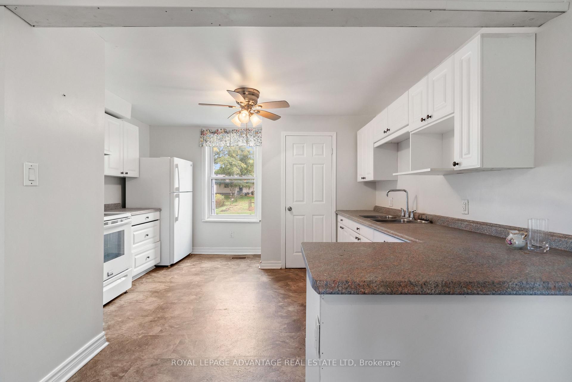 Photo 15 of 79 Broadview Avenue W, Smiths Falls — HOMEH