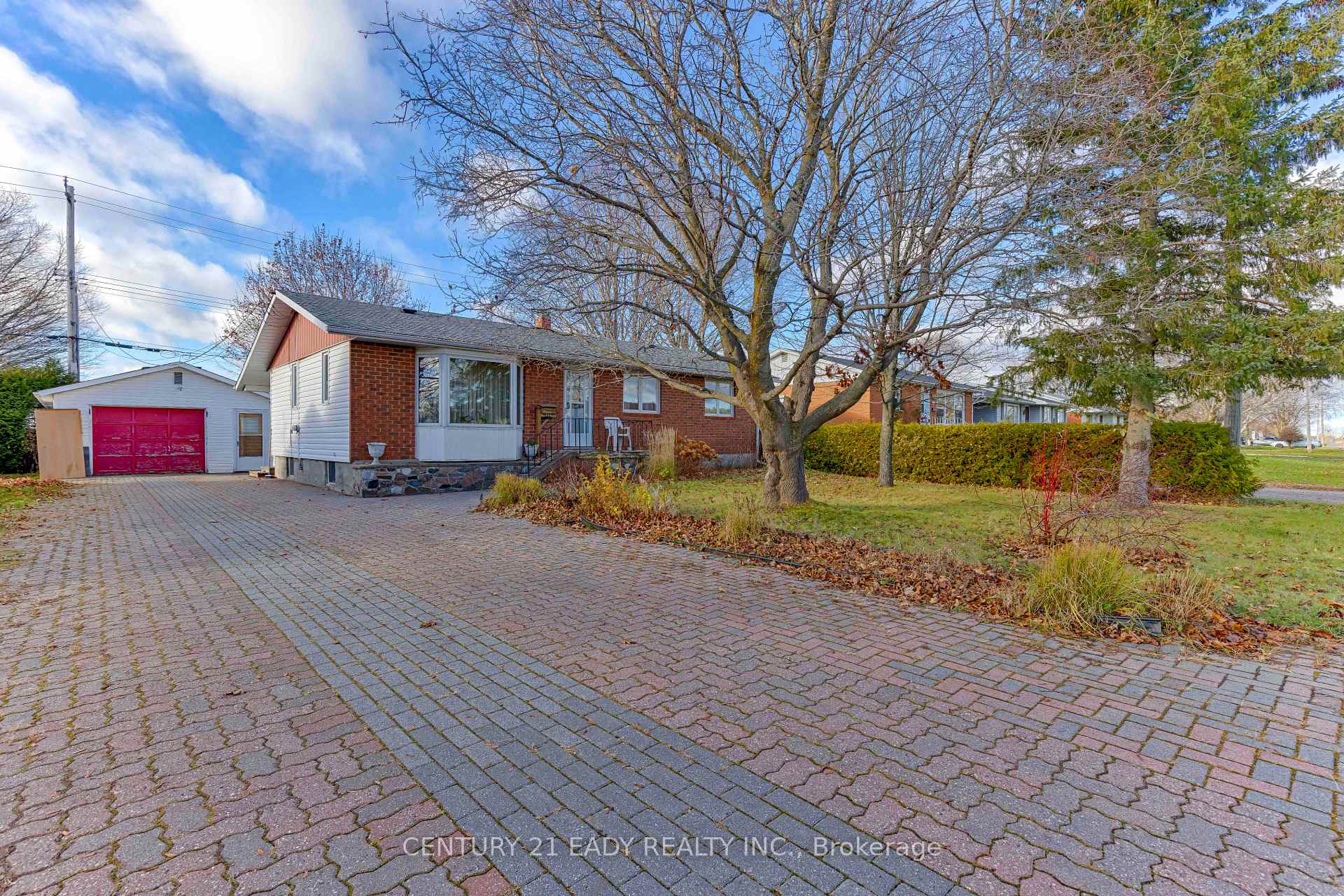 Photo 2 of 508 Aberdeen Street, Renfrew — HOMEH