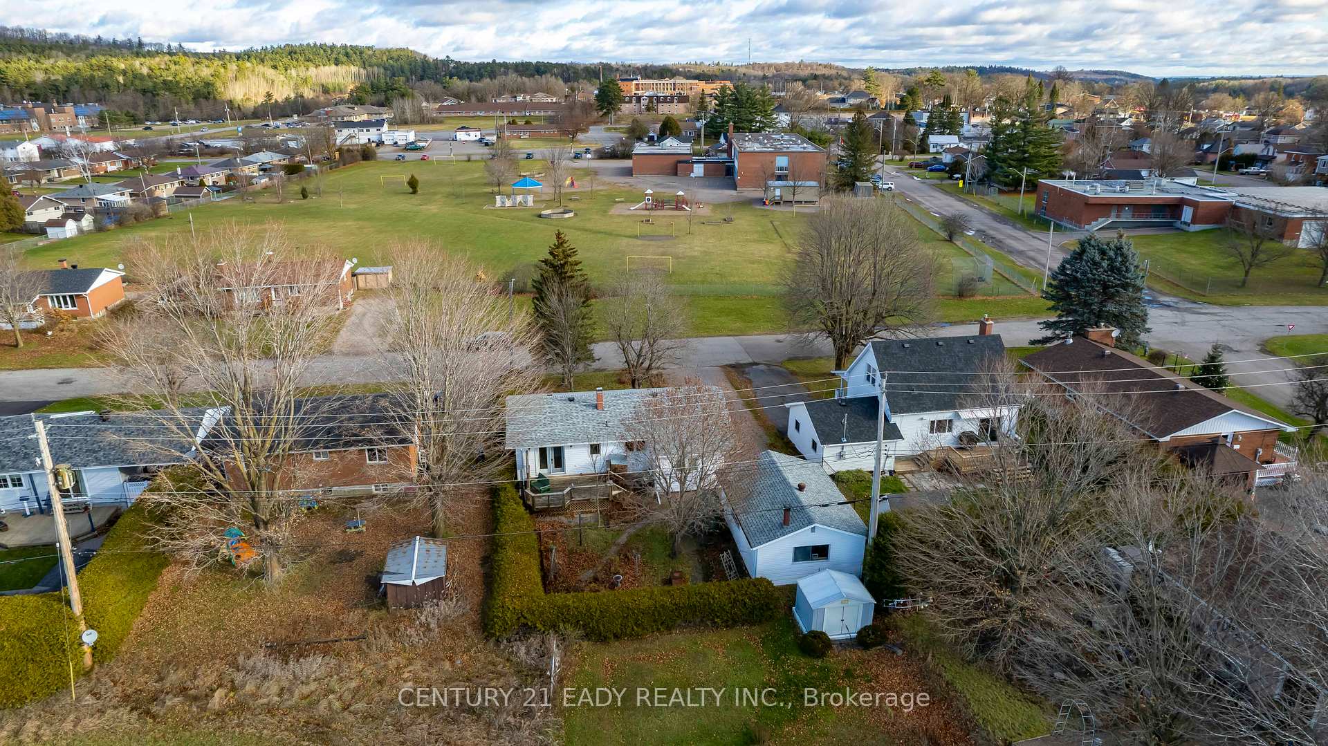 Photo 4 of 508 Aberdeen Street, Renfrew — HOMEH