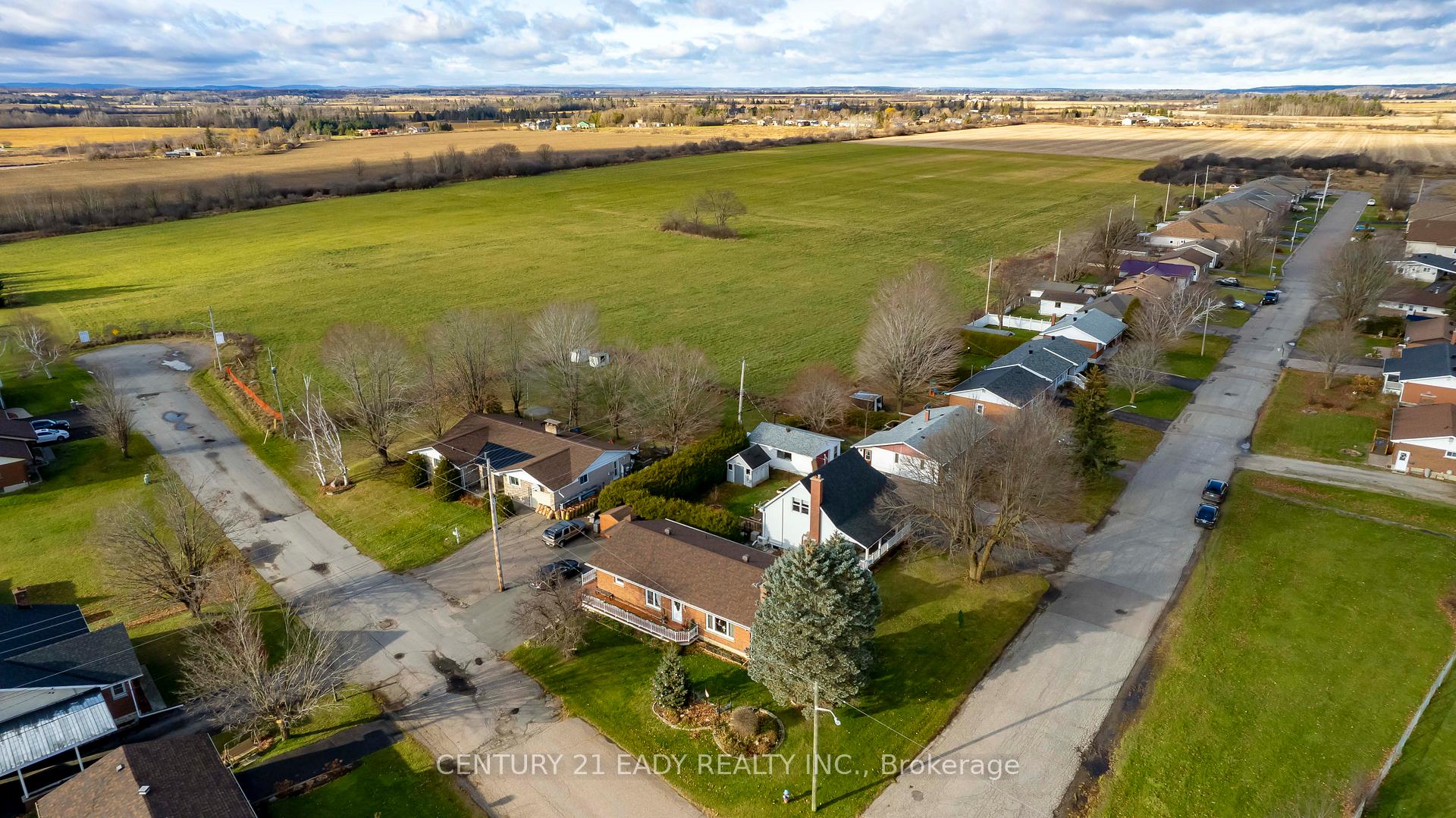 Photo 15 of 508 Aberdeen Street, Renfrew — HOMEH