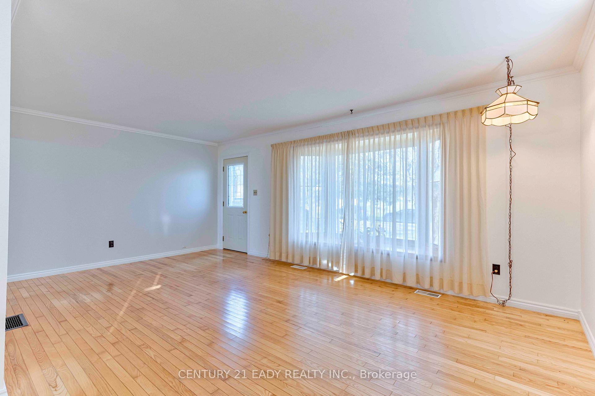 Photo 17 of 508 Aberdeen Street, Renfrew — HOMEH