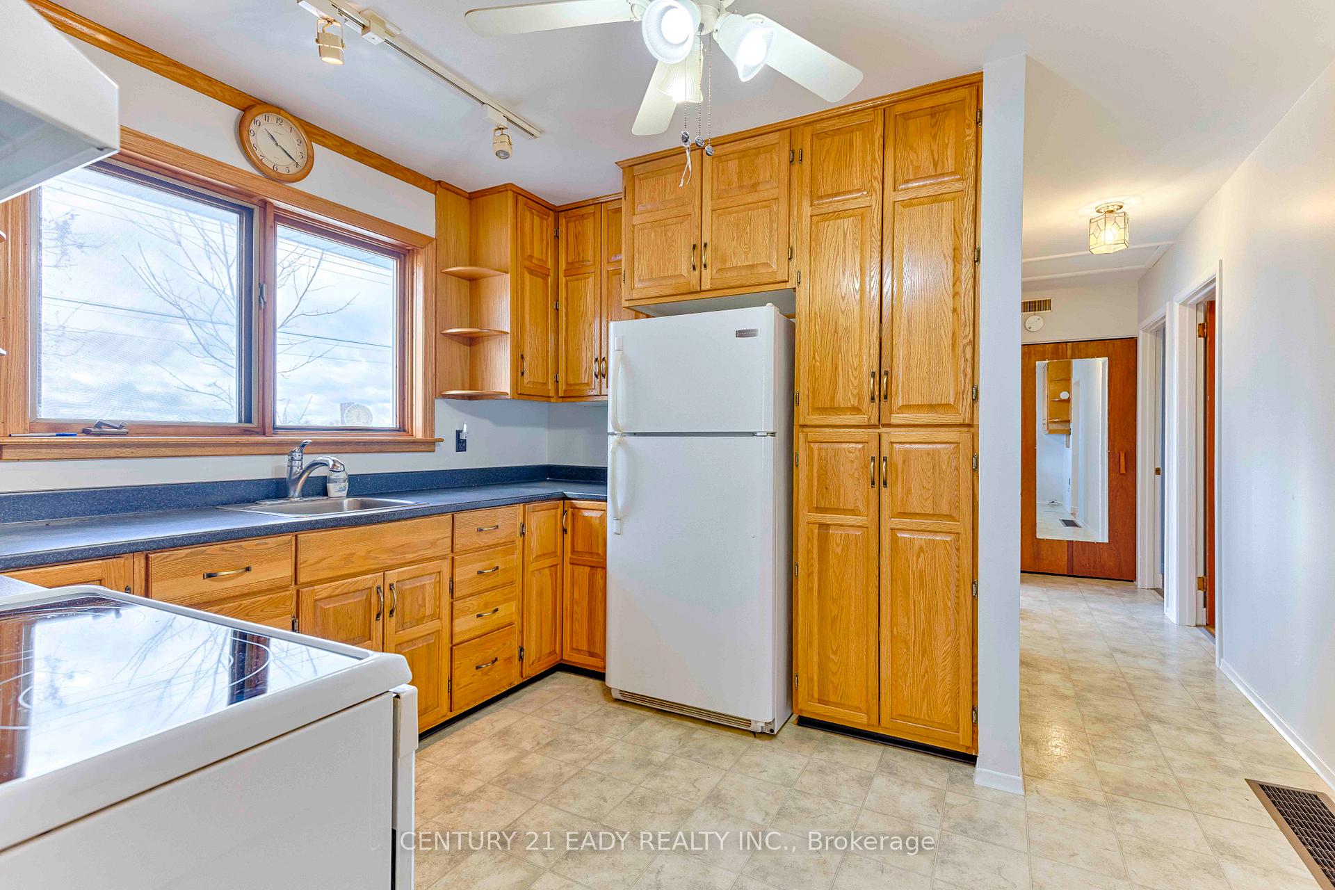Photo 20 of 508 Aberdeen Street, Renfrew — HOMEH