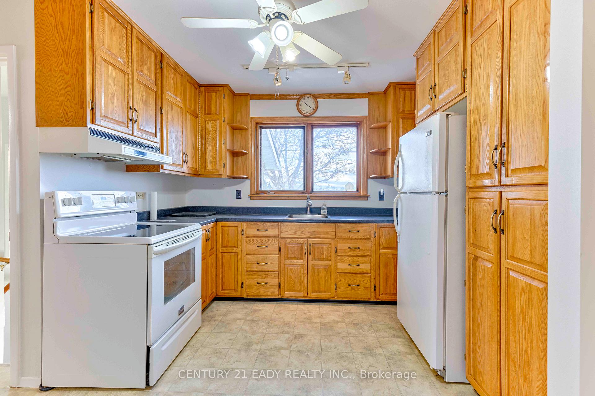 Photo 21 of 508 Aberdeen Street, Renfrew — HOMEH