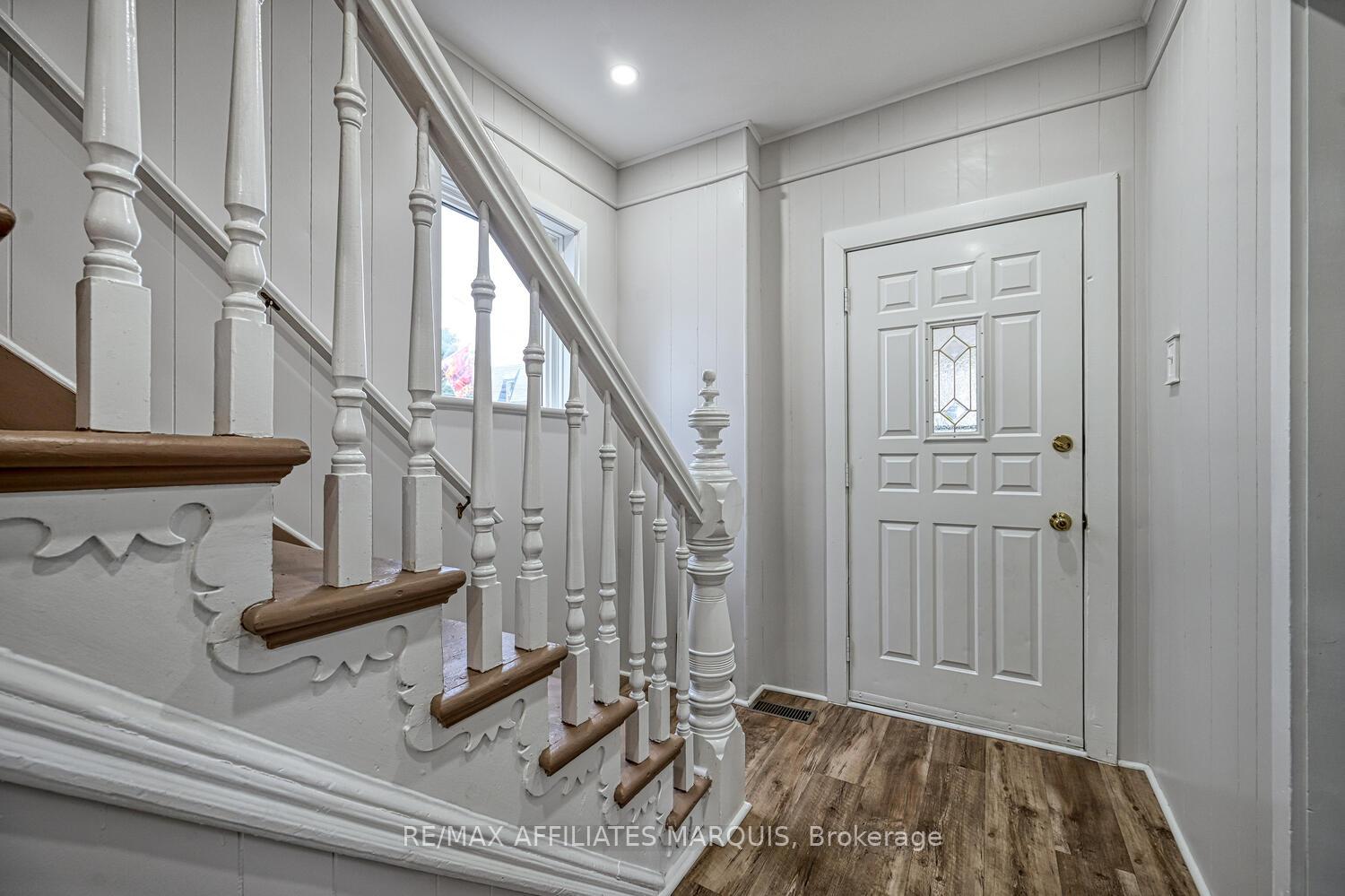 Photo 6 of 8 Winnifred Street N, Smiths Falls — HOMEH