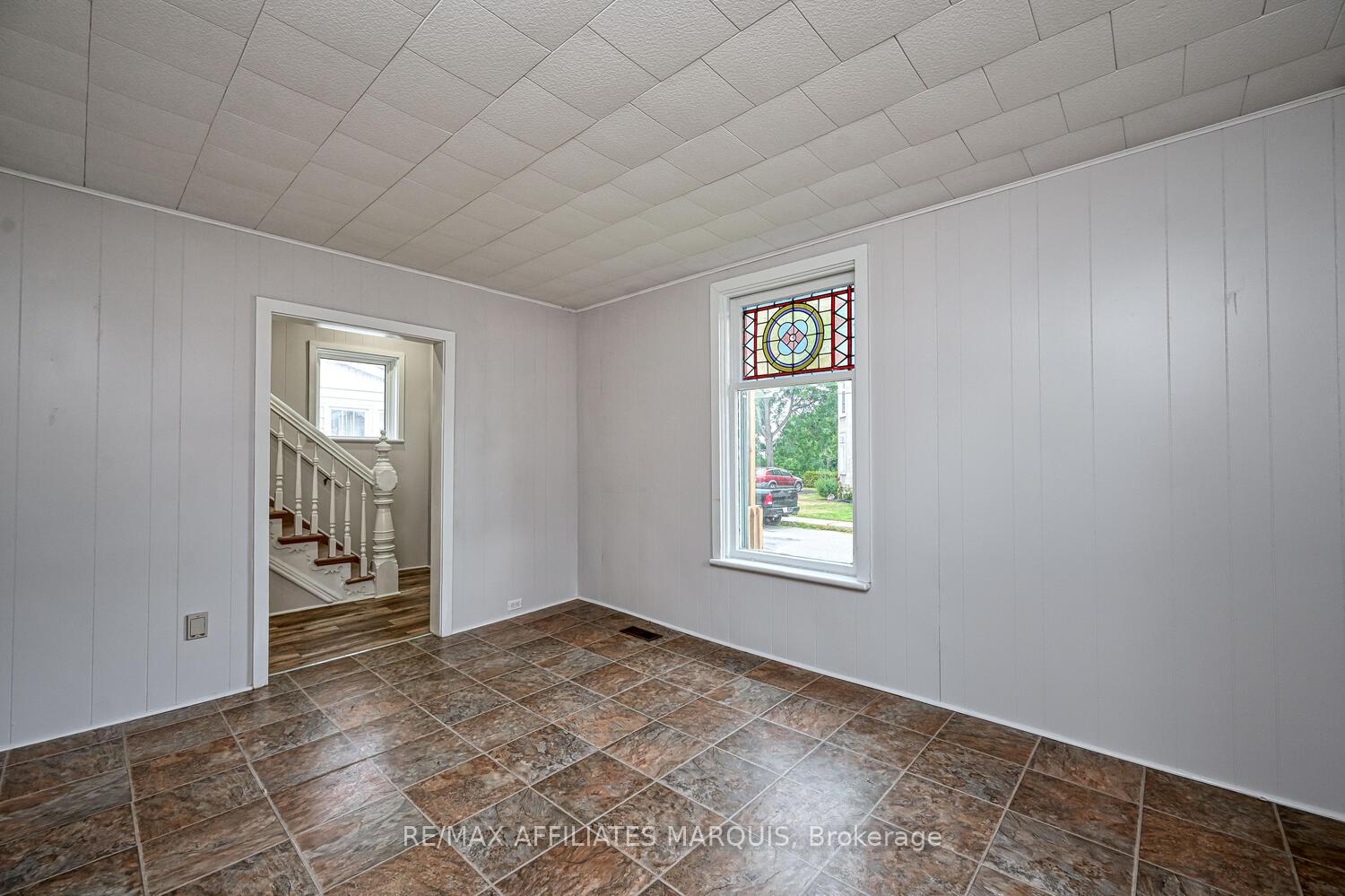 Photo 8 of 8 Winnifred Street N, Smiths Falls — HOMEH