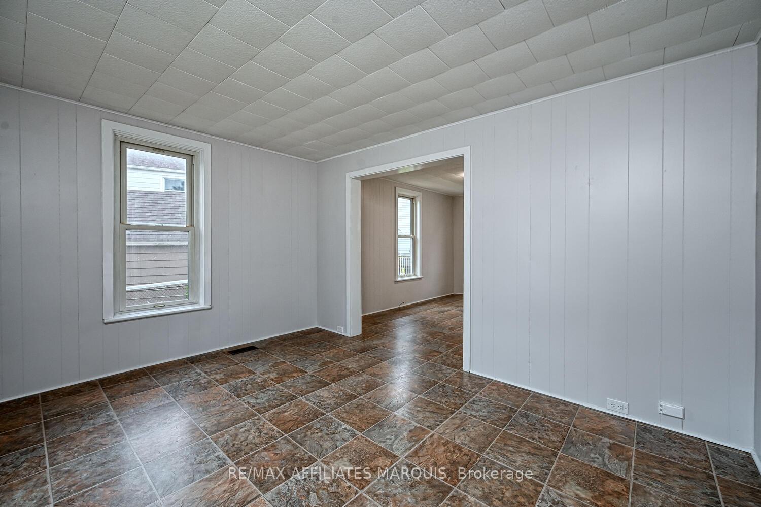 Photo 10 of 8 Winnifred Street N, Smiths Falls — HOMEH