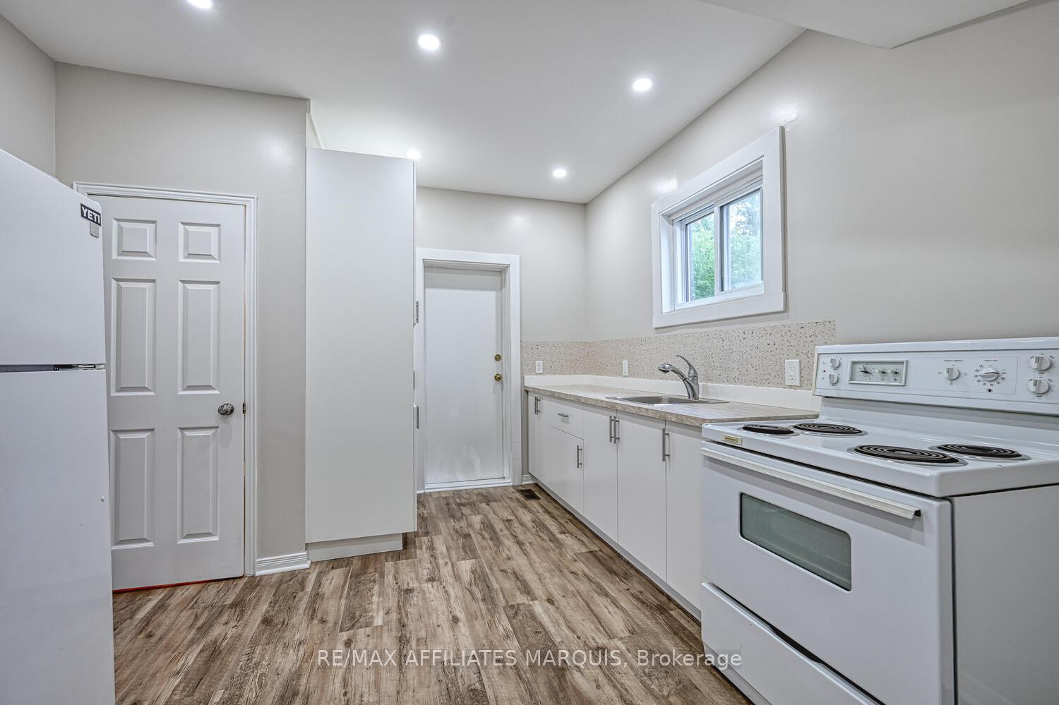 Photo 17 of 8 Winnifred Street N, Smiths Falls — HOMEH