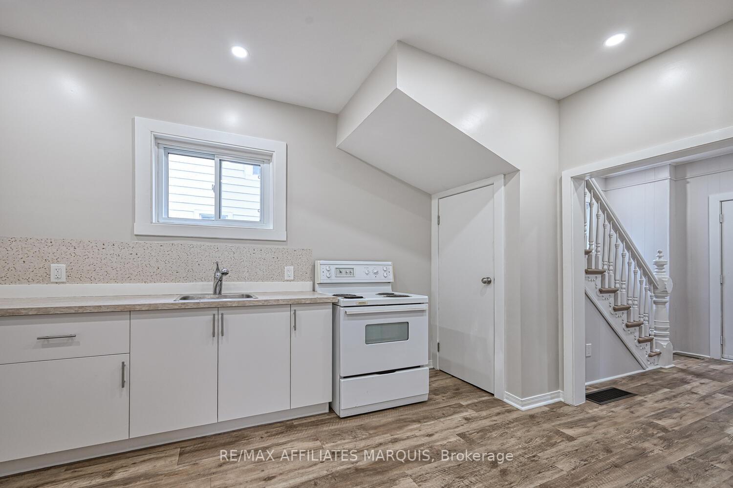 Photo 18 of 8 Winnifred Street N, Smiths Falls — HOMEH