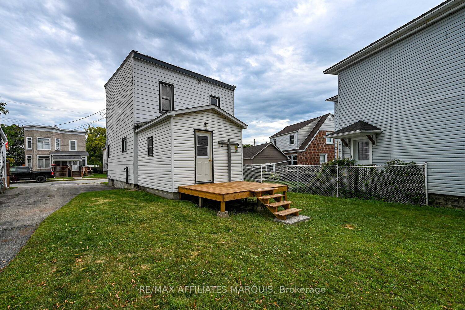 Photo 35 of 8 Winnifred Street N, Smiths Falls — HOMEH