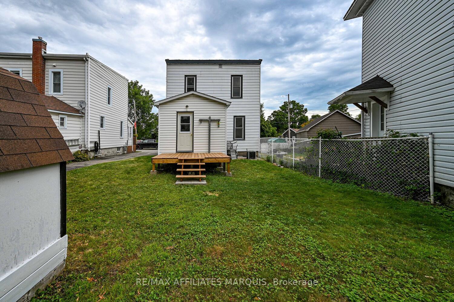 Photo 37 of 8 Winnifred Street N, Smiths Falls — HOMEH