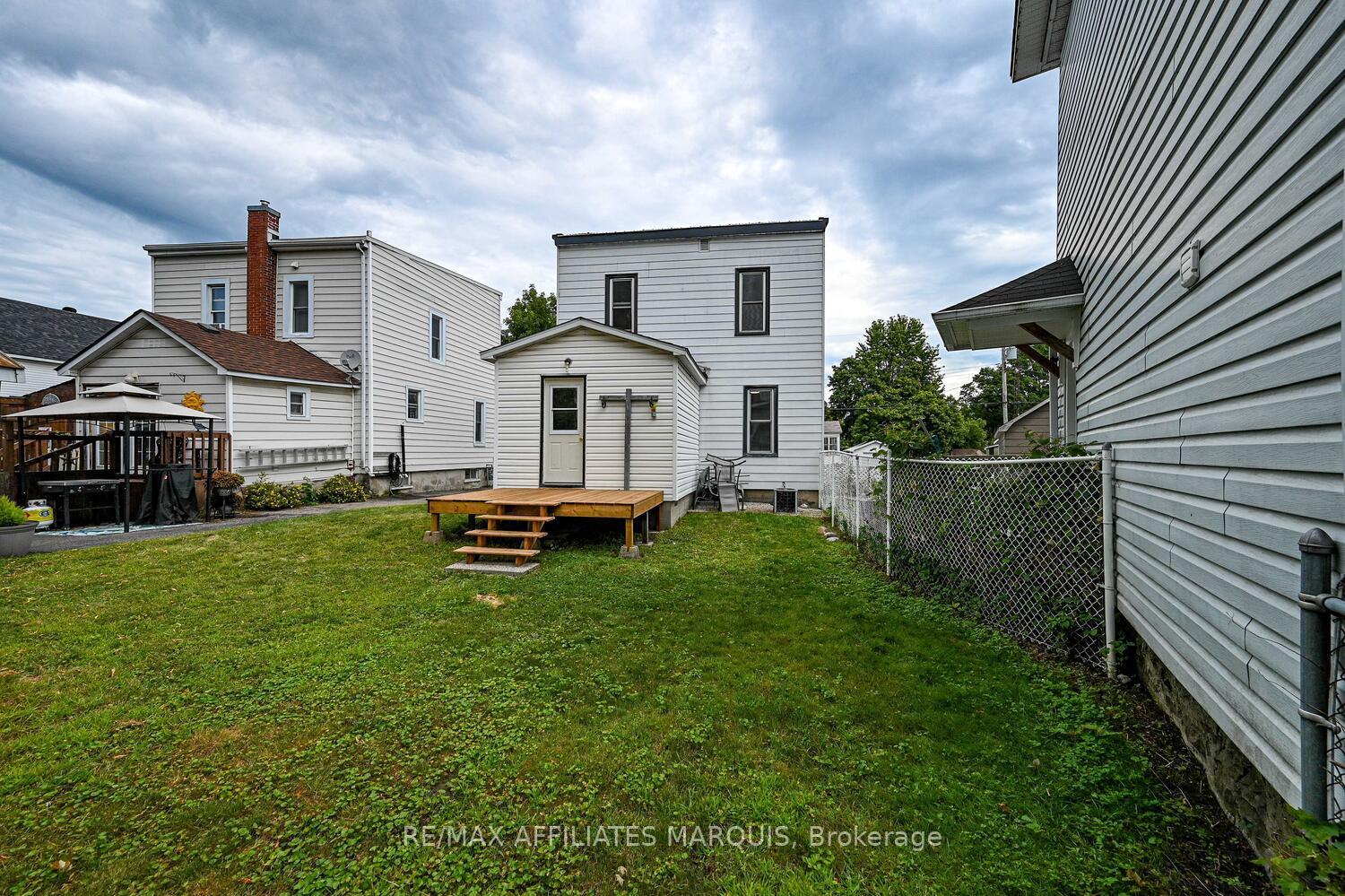 Photo 38 of 8 Winnifred Street N, Smiths Falls — HOMEH