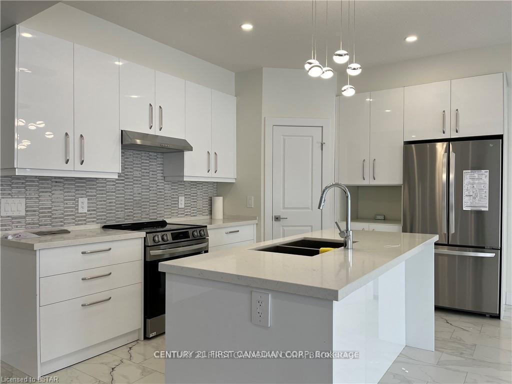 Photo 7 of 11 Triebner Street, South Huron, Exeter — HOMEH