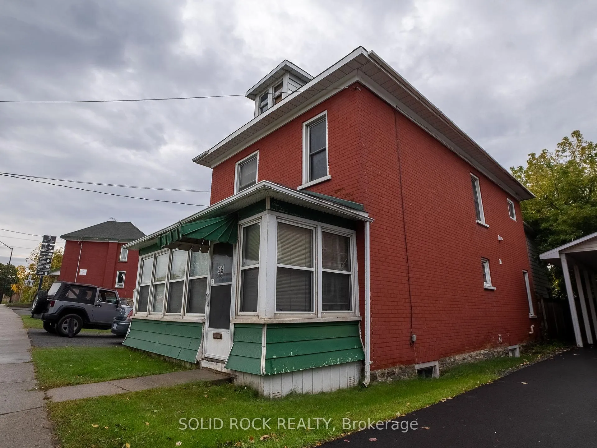 Photo 3 of 98 Elmsley Street N, Smiths Falls — HOMEH