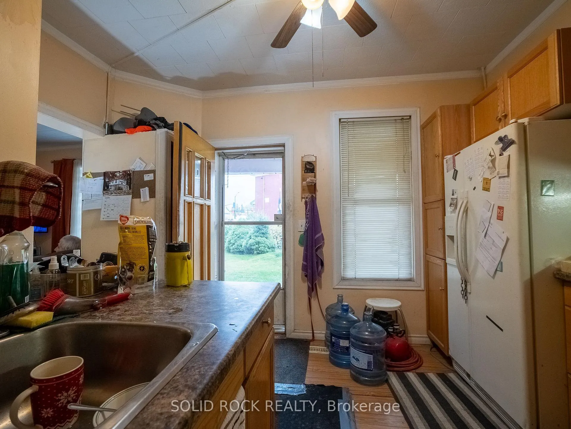 Photo 5 of 98 Elmsley Street N, Smiths Falls — HOMEH