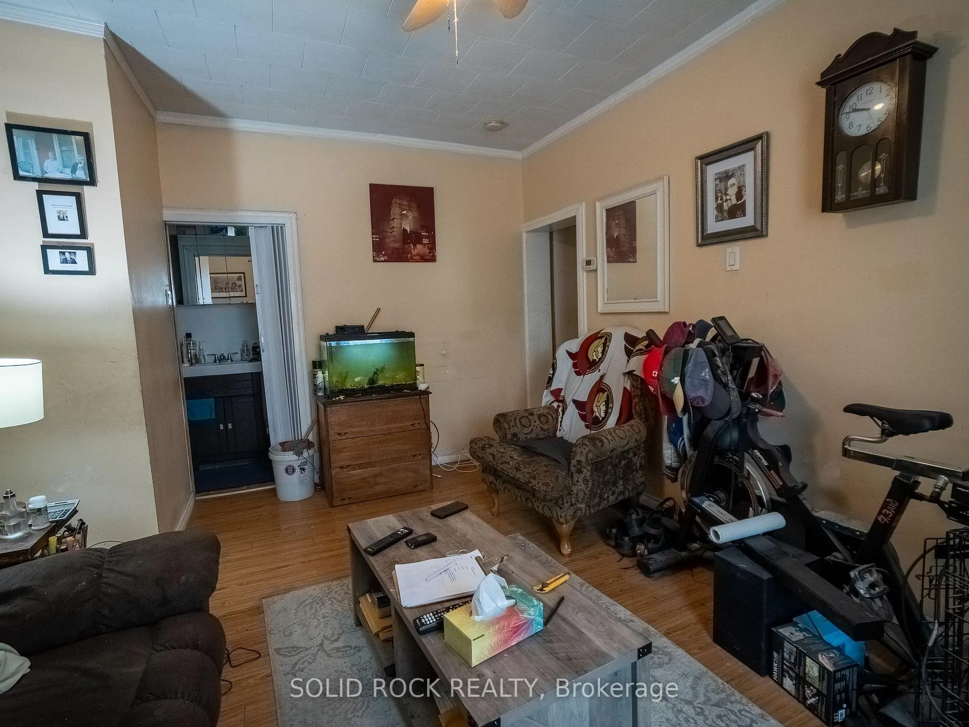 Photo 8 of 98 Elmsley Street N, Smiths Falls — HOMEH